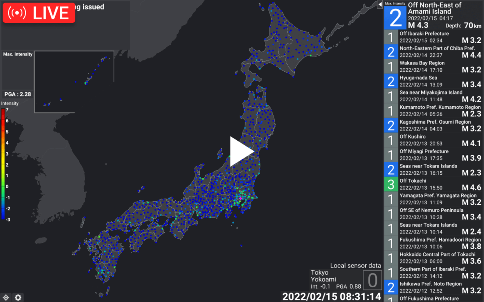 Live nationwide view: every station colored by real-time intensity, with a scrolling recent-earthquake list.